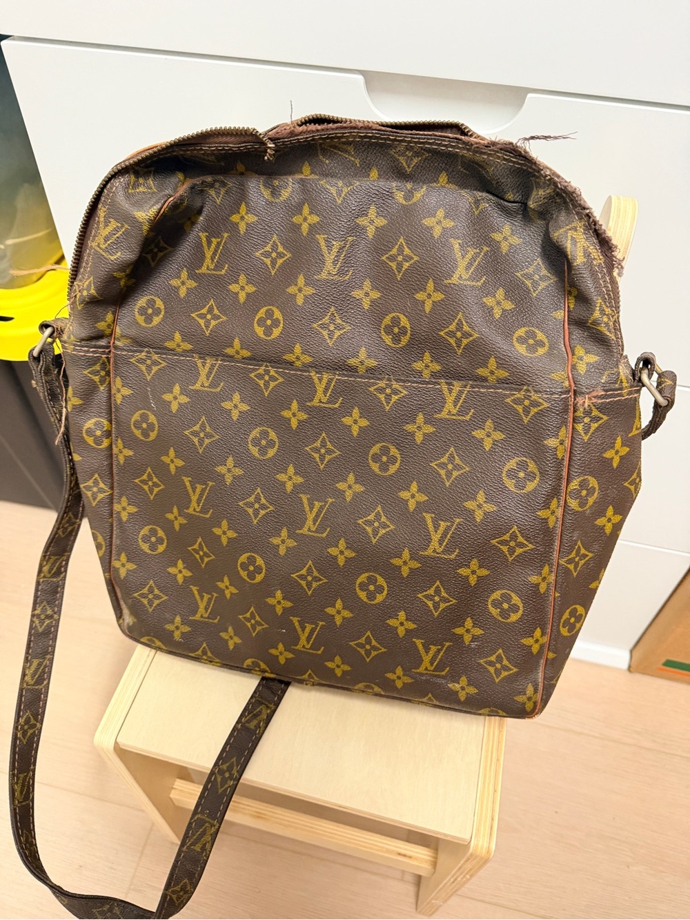 Authentic Vintage Louis Vuitton Monogram Crossbody Bag | ECLAIR Zipper